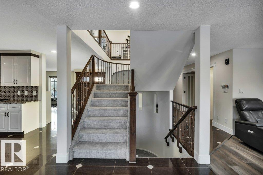 3705 64 ST - 9