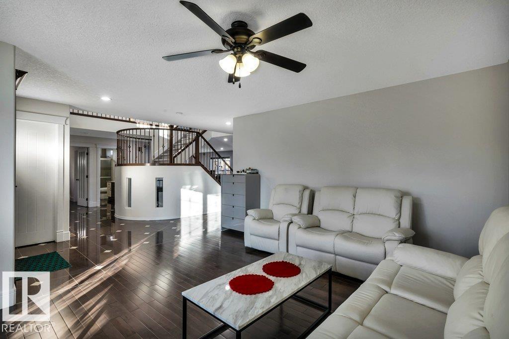 3705 64 ST - 8
