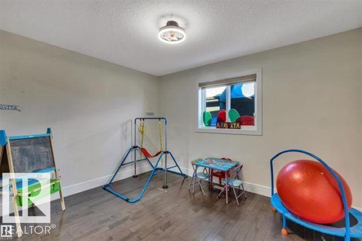 3705 64 ST - 23