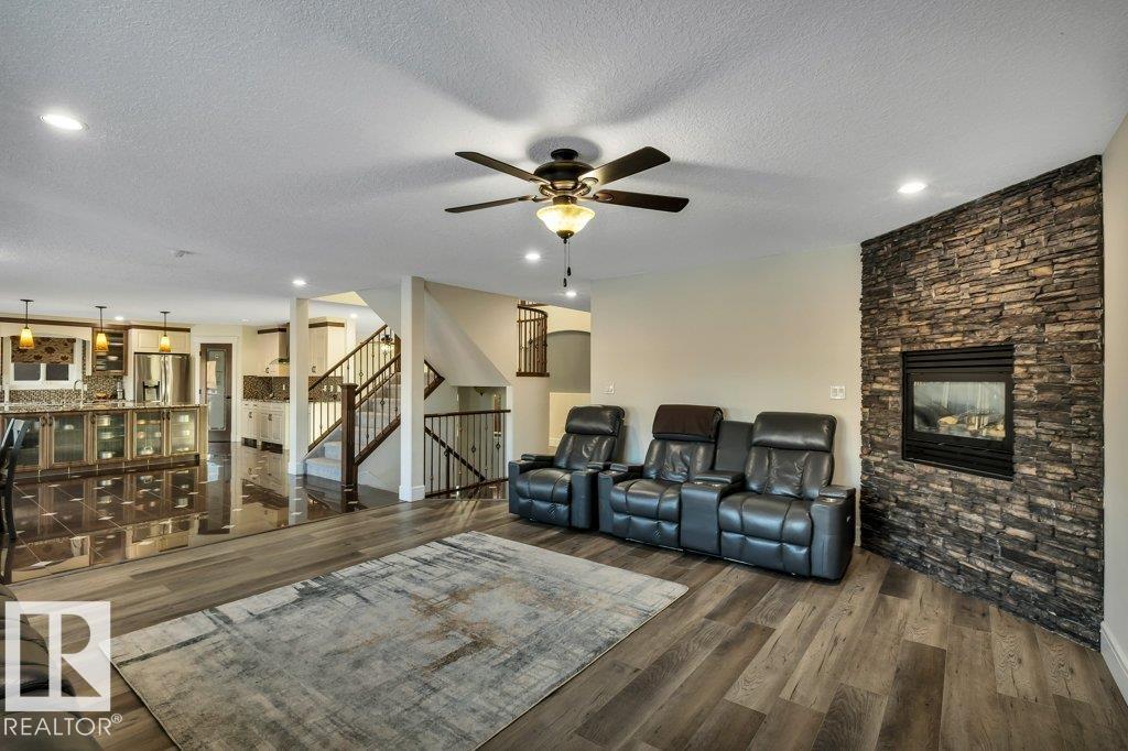 3705 64 ST - 10