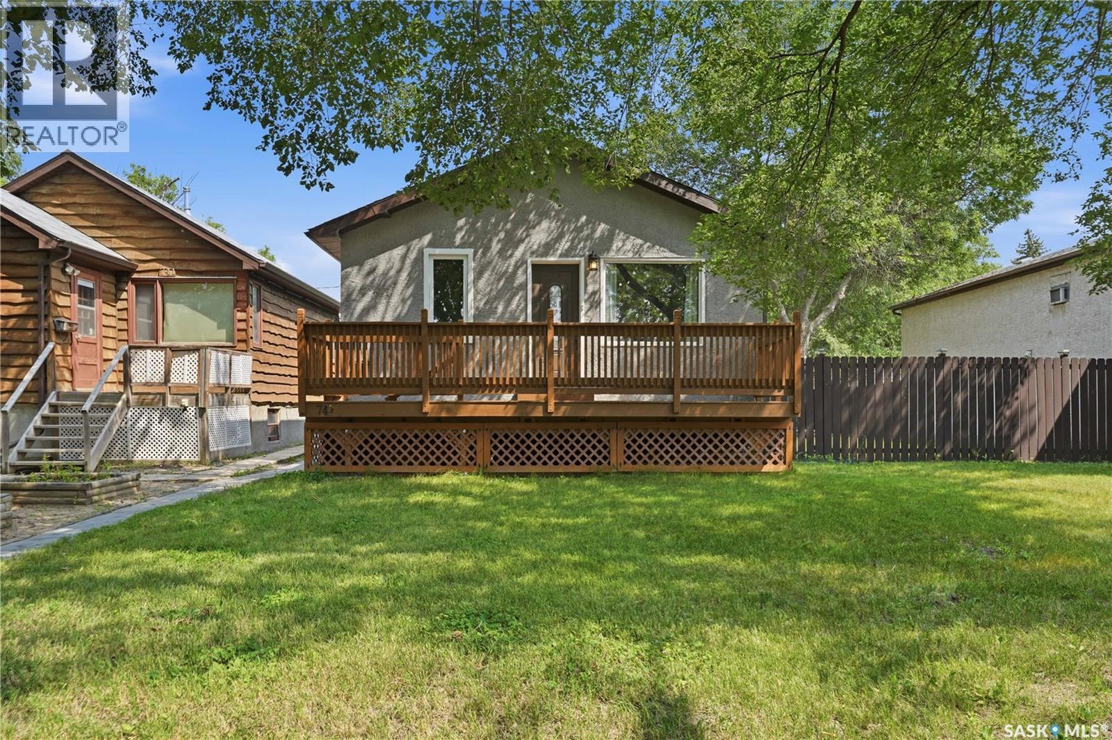 747 Argyle STREET - 1