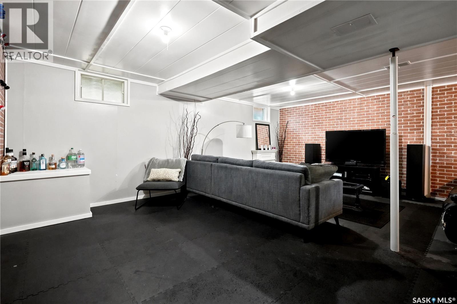 747 Argyle STREET - 24