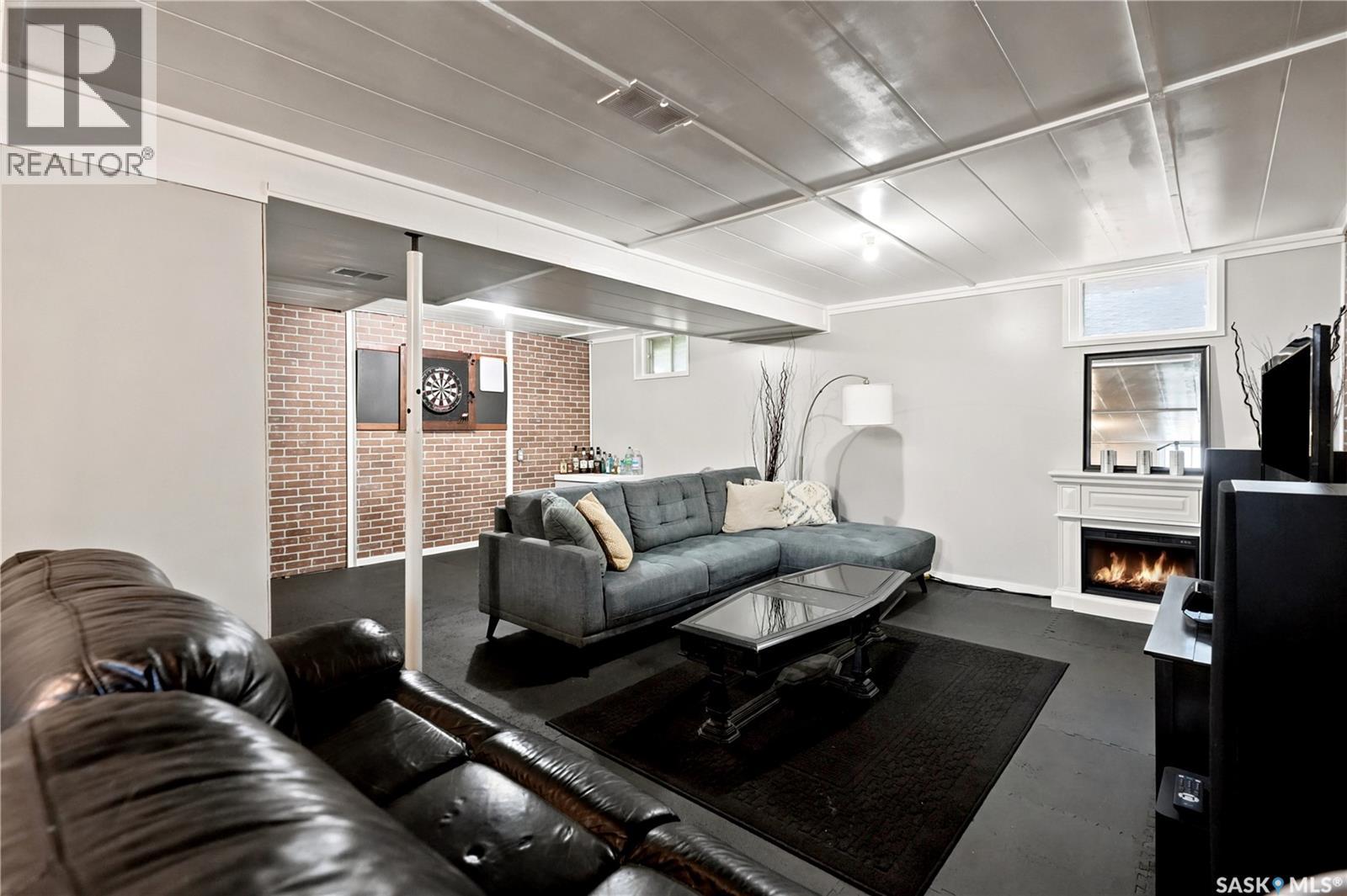 747 Argyle STREET - 29