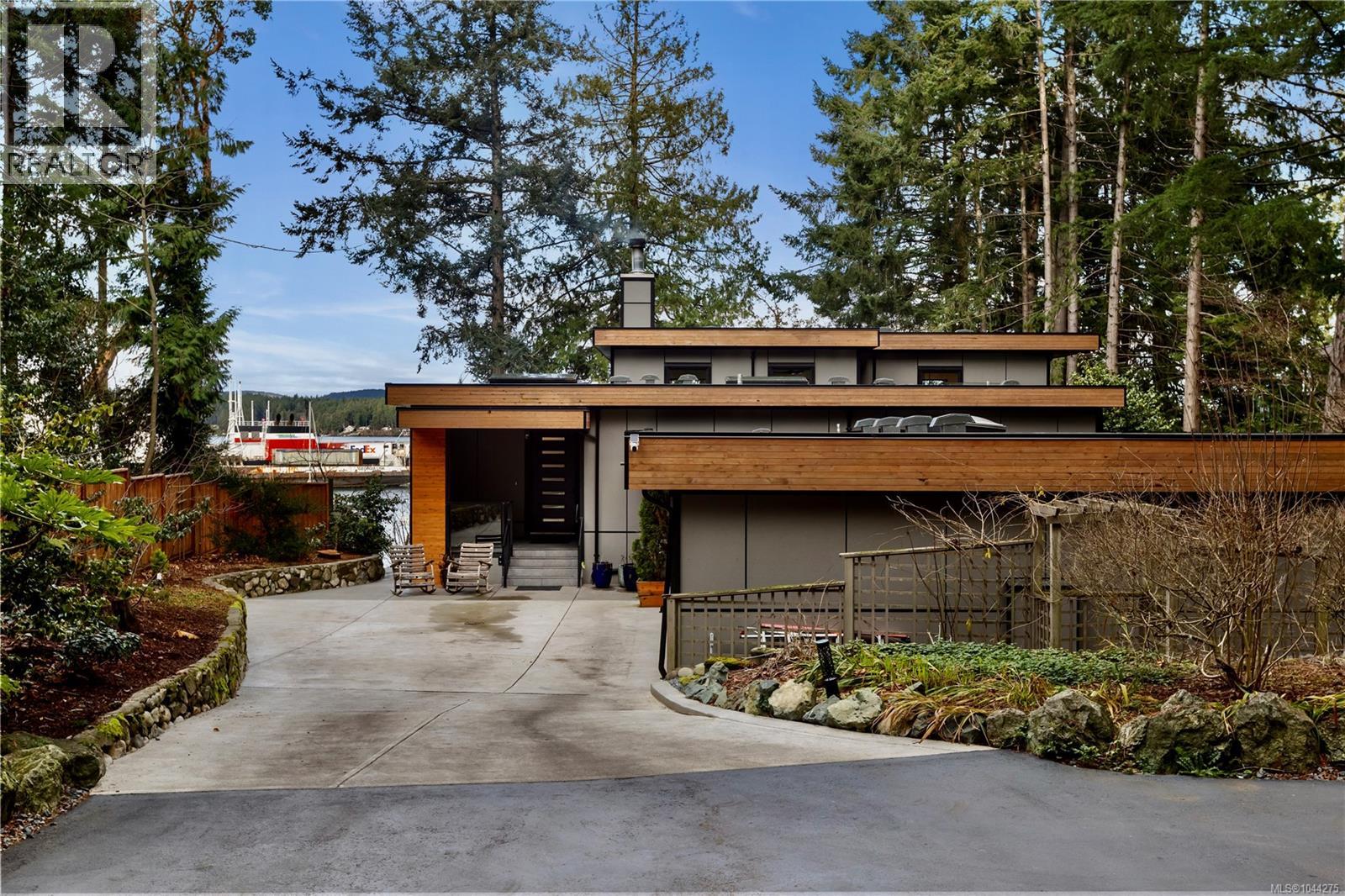 2250 Dolphin Rd - 1