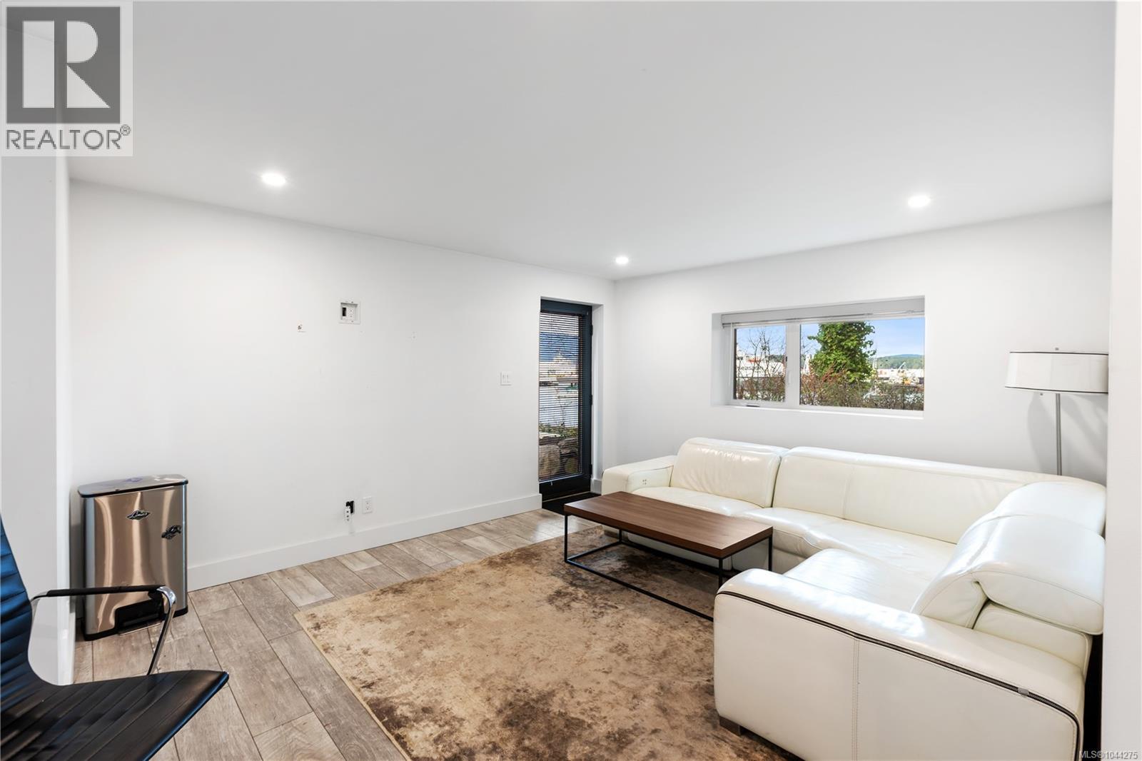 2250 Dolphin Rd - 34