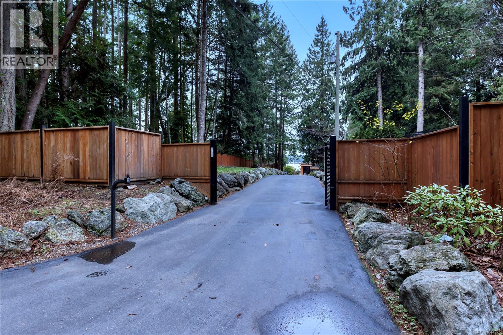 2250 Dolphin Rd - 48