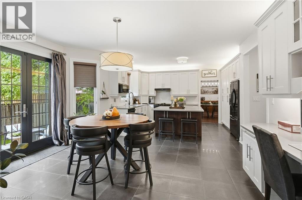 5347 JAMESON Crescent - 11
