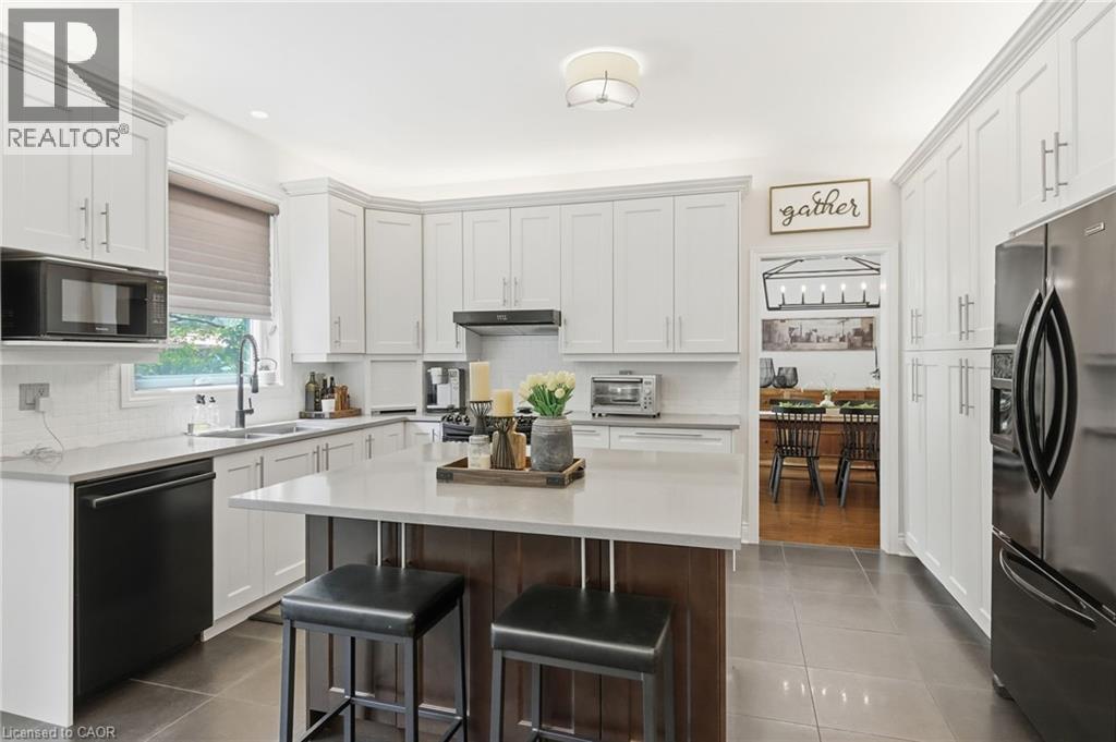 5347 JAMESON Crescent - 9