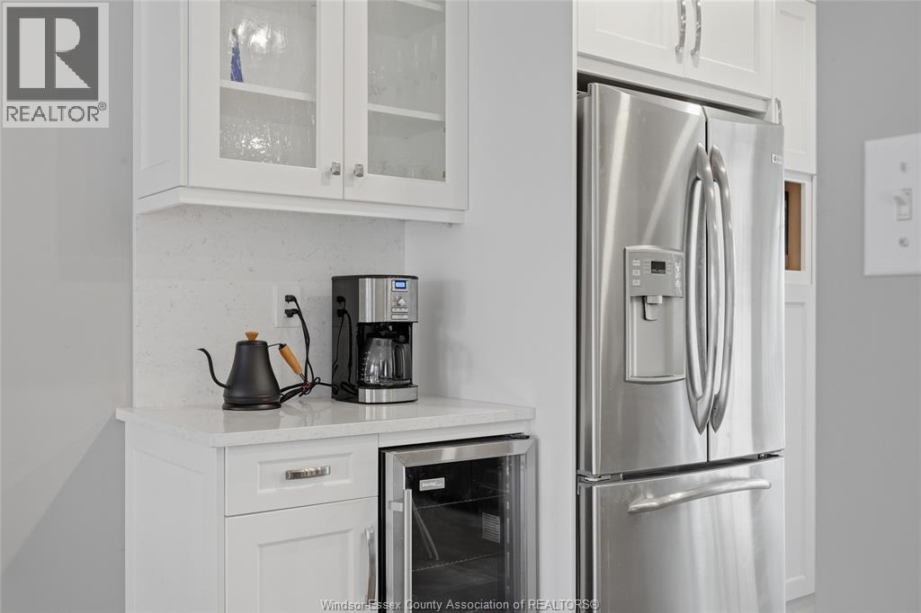 682 MICHAEL DRIVE - Image 17