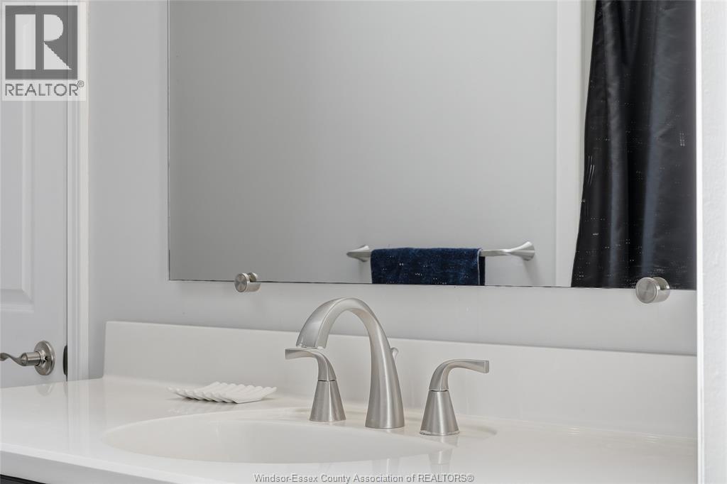 682 MICHAEL DRIVE - Image 25