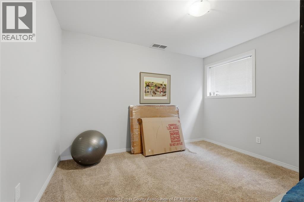 682 MICHAEL DRIVE - Image 34