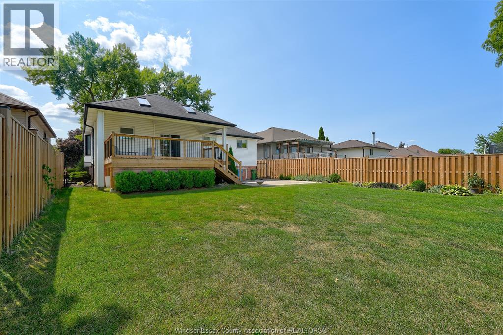 682 MICHAEL DRIVE - Image 44