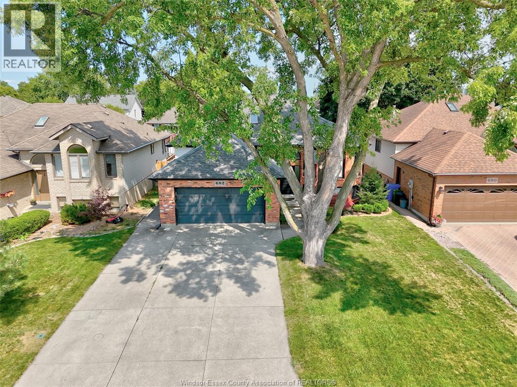 682 MICHAEL DRIVE - 47