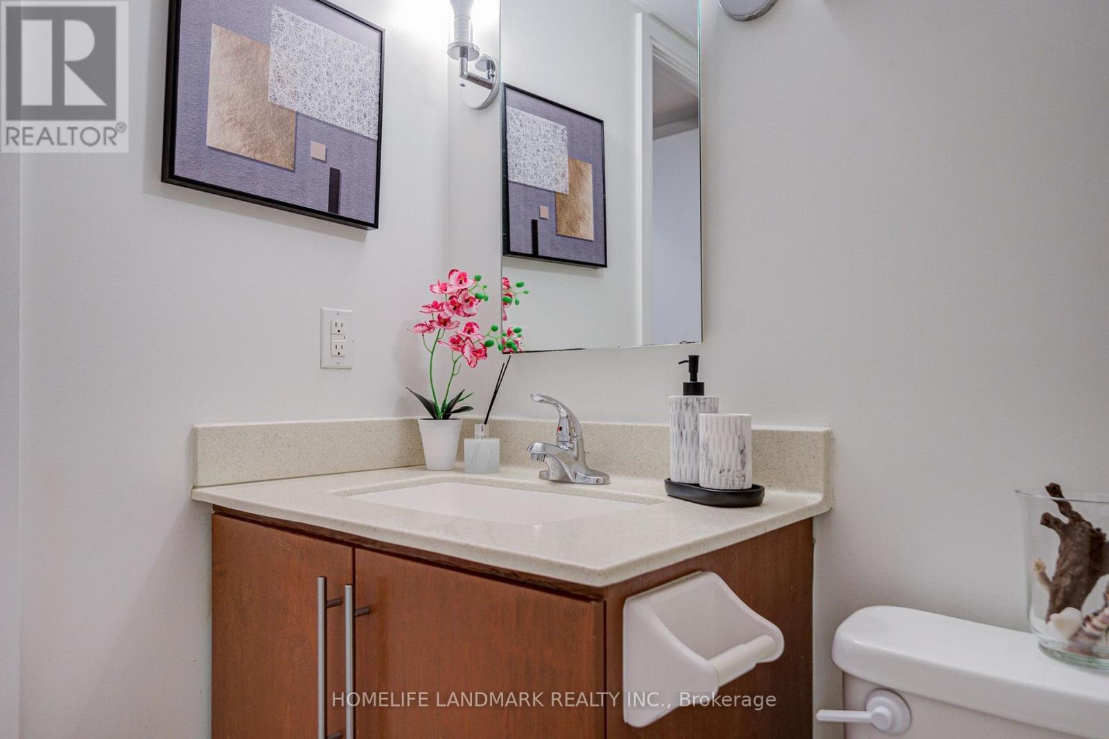 #2238 35 VIKING LANE - 25