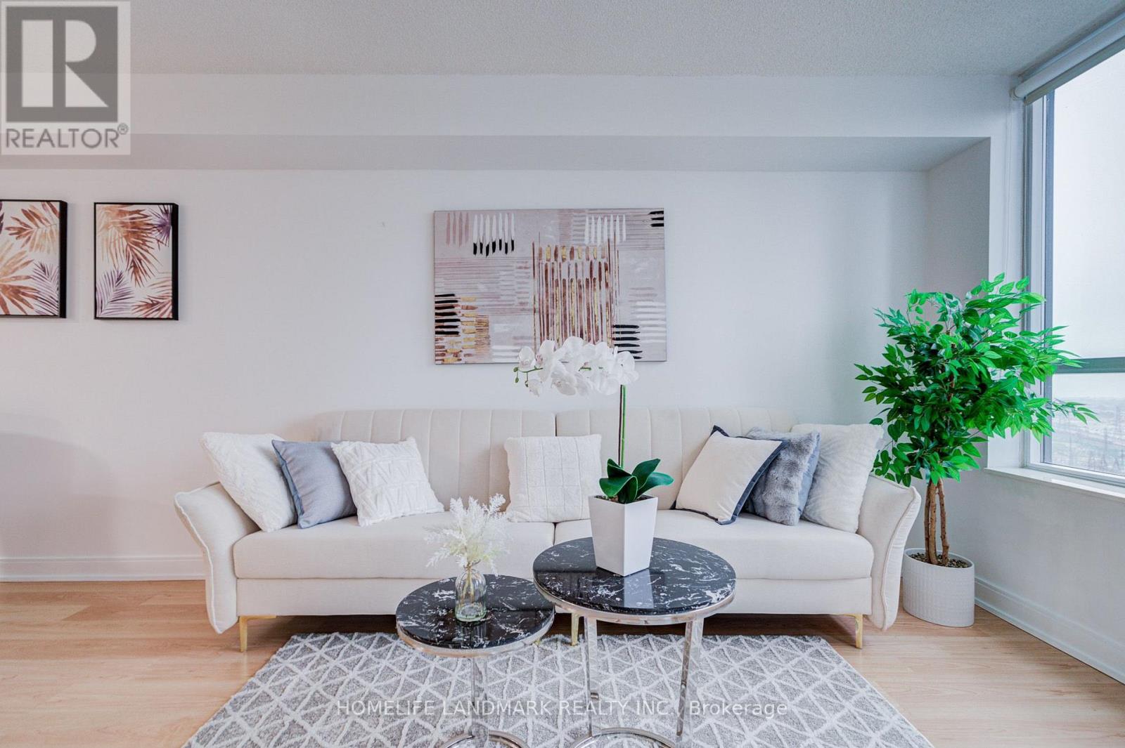 #2238 35 VIKING LANE - Image 3