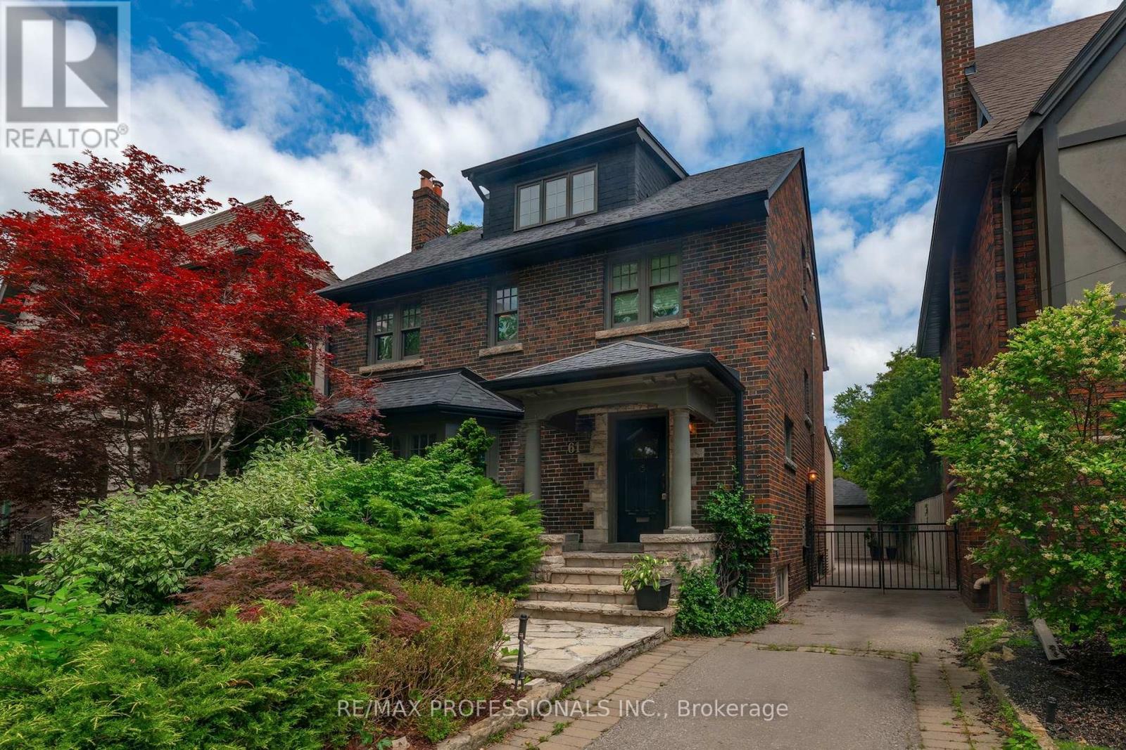 61 GRENVIEW BOULEVARD N - 1