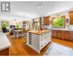 Bath (# pieces 1-6) - 1927 Clarkin Road, North Wiltshire, PE C0A1Y0 Photo 14