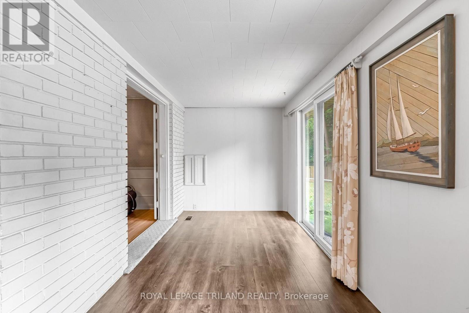 463 RIVERSIDE DRIVE - 13