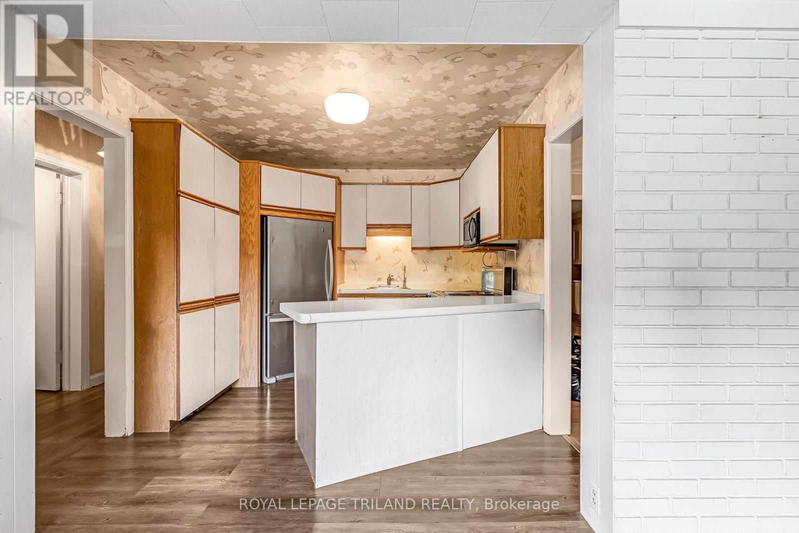 463 RIVERSIDE DRIVE - 15