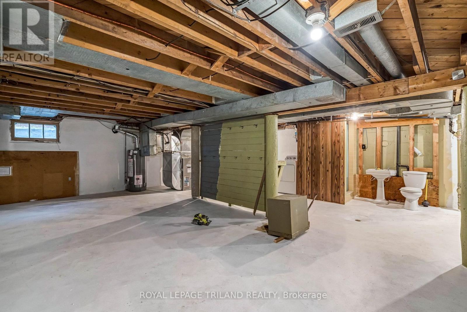 463 RIVERSIDE DRIVE - 28