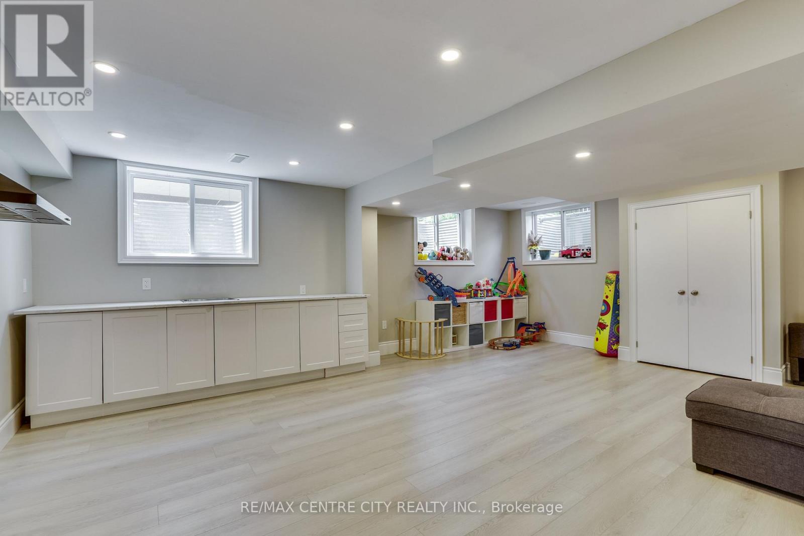 240 CHURCH STREET - 33