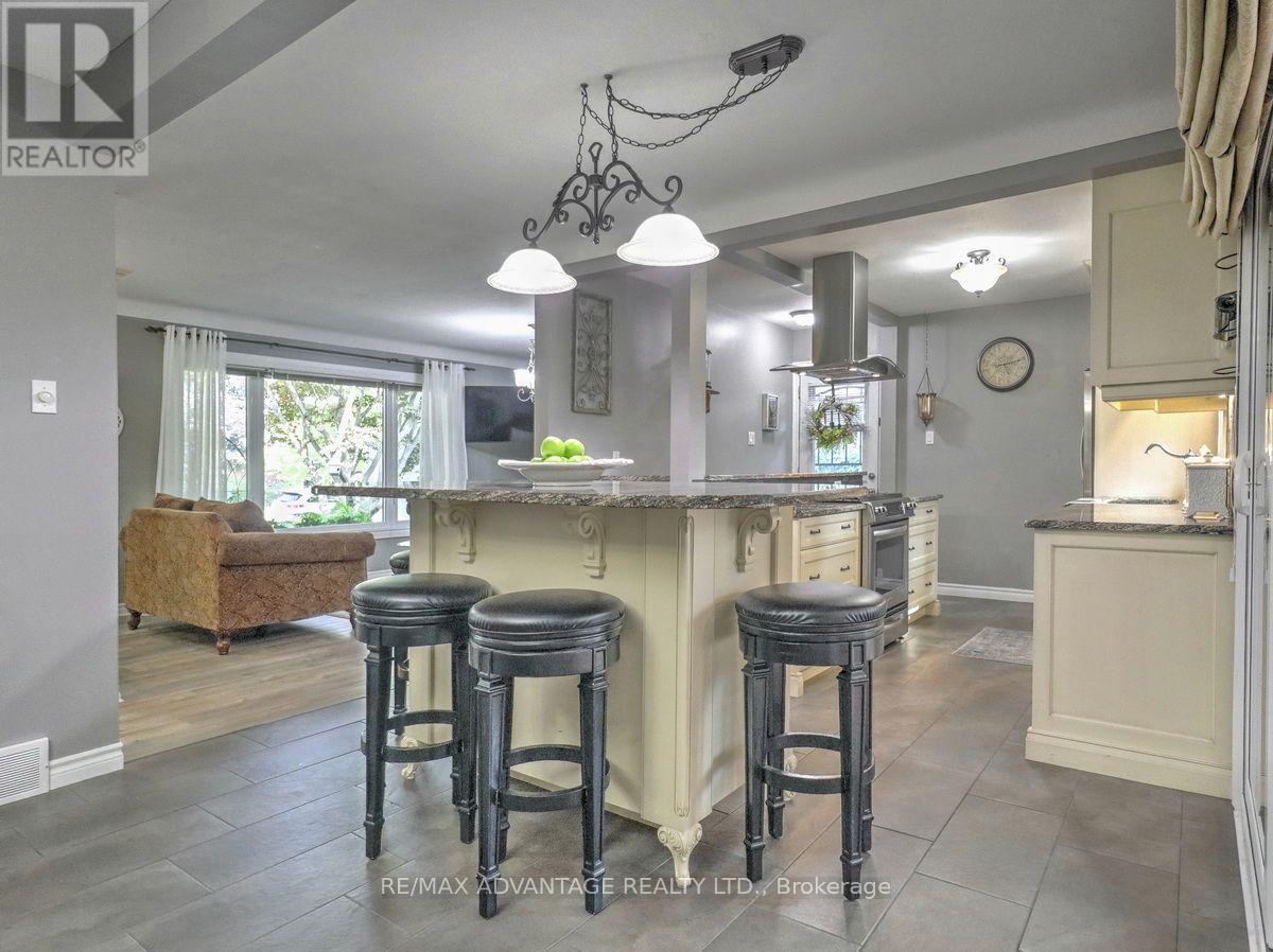 467 JELLICOE CRESCENT - 10