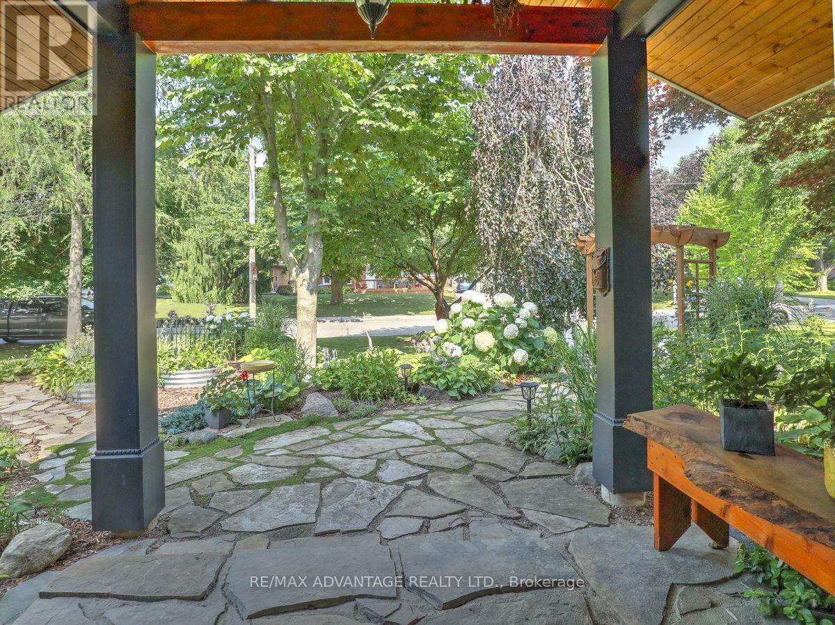 467 JELLICOE CRESCENT - 3