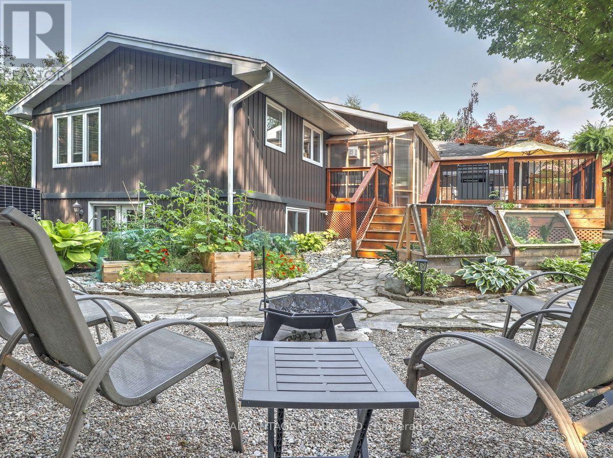 467 JELLICOE CRESCENT - 5