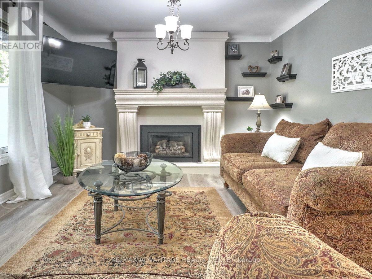 467 JELLICOE CRESCENT - Image 9