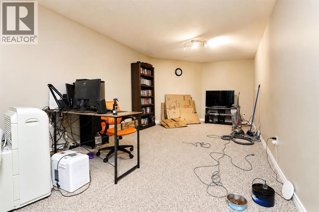 9616 76 Avenue - 10