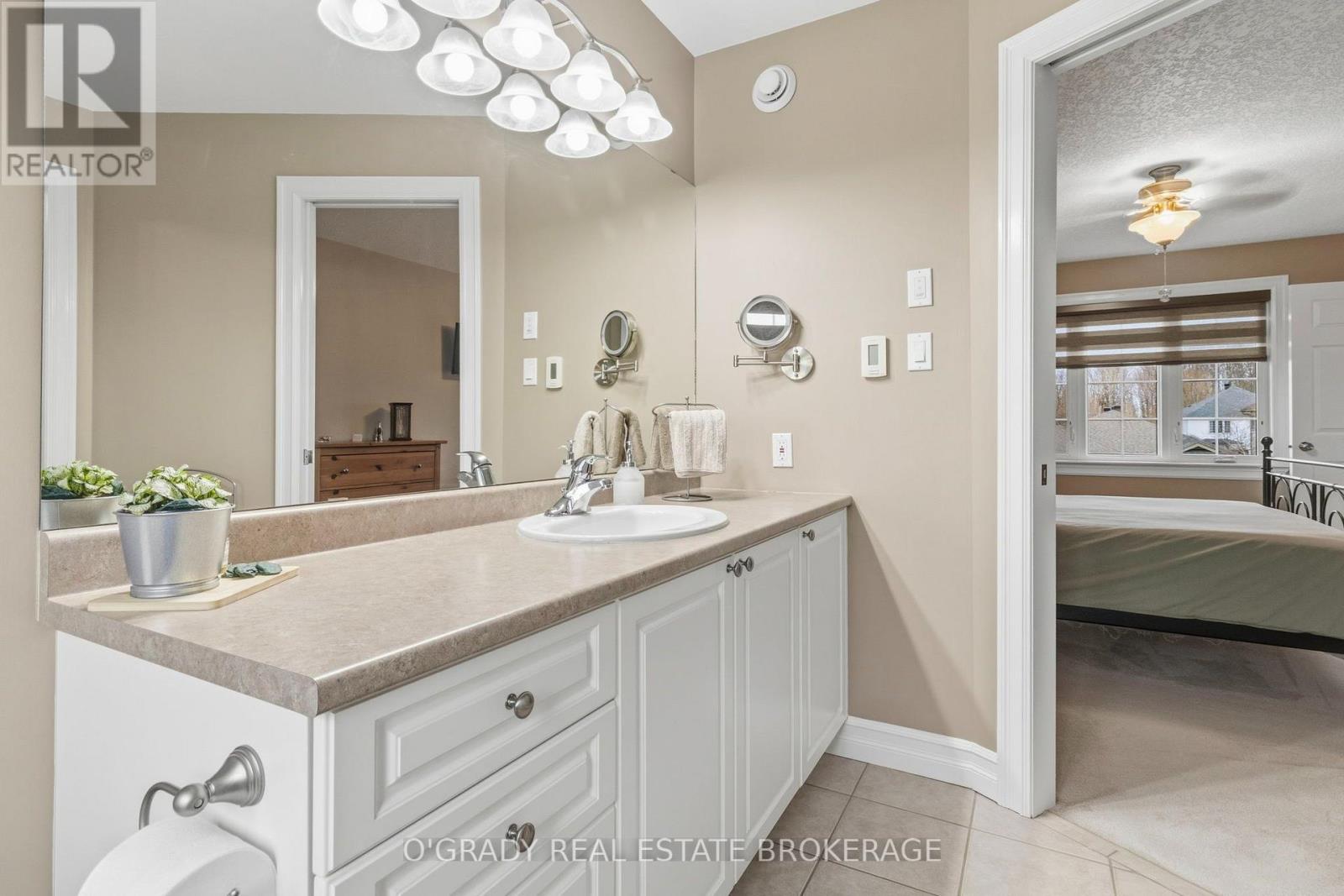 1004 CRESTWOOD DRIVE - 29