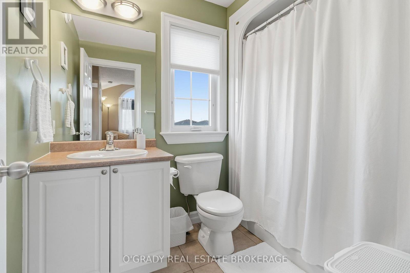 1004 CRESTWOOD DRIVE - 35