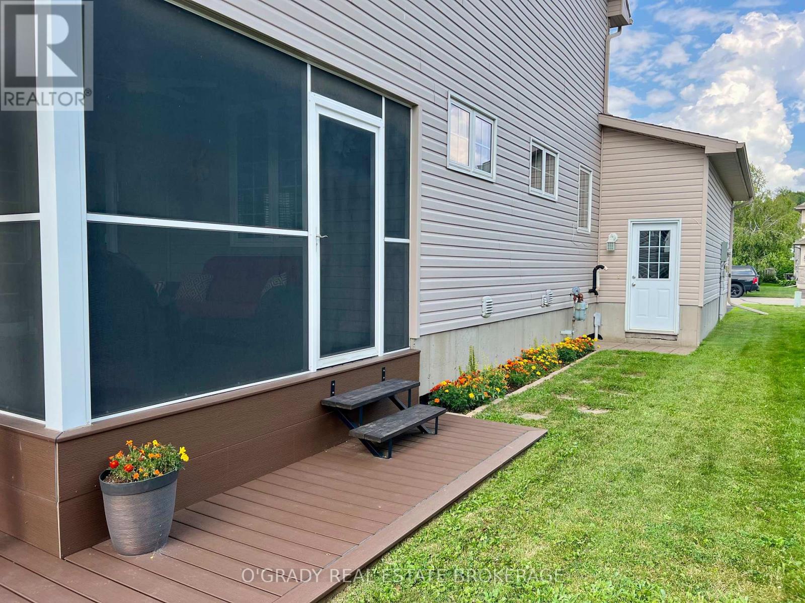 1004 CRESTWOOD DRIVE - 45
