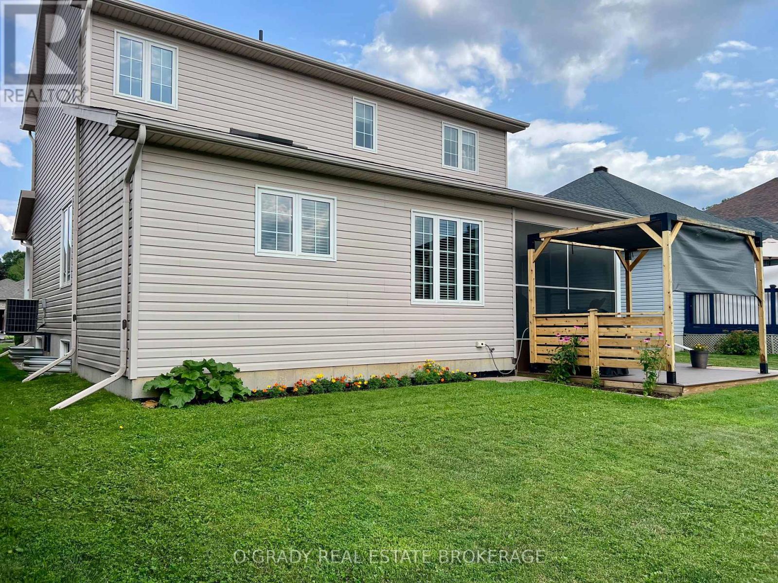1004 CRESTWOOD DRIVE - 47