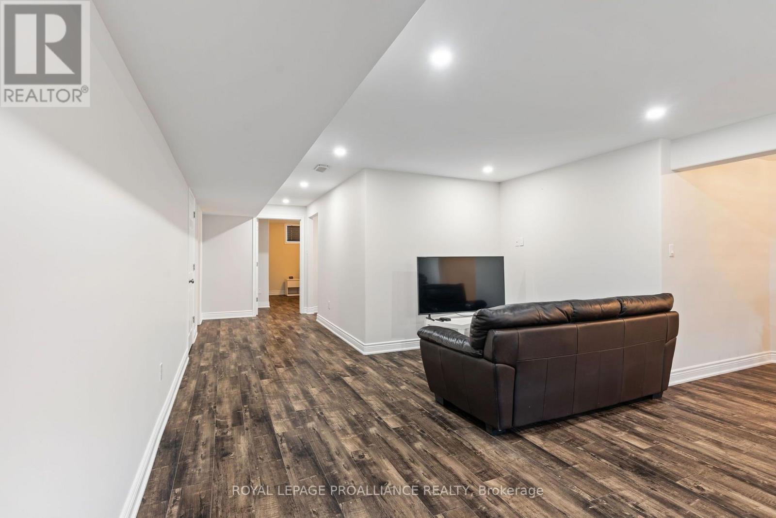 7 ALBERT STREET - Image 33