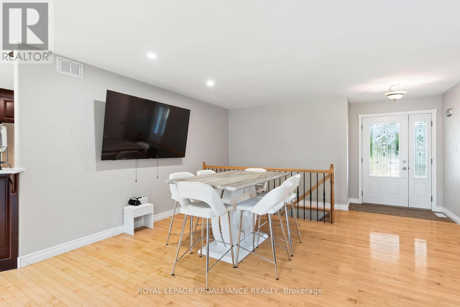 7 ALBERT STREET - Image 7
