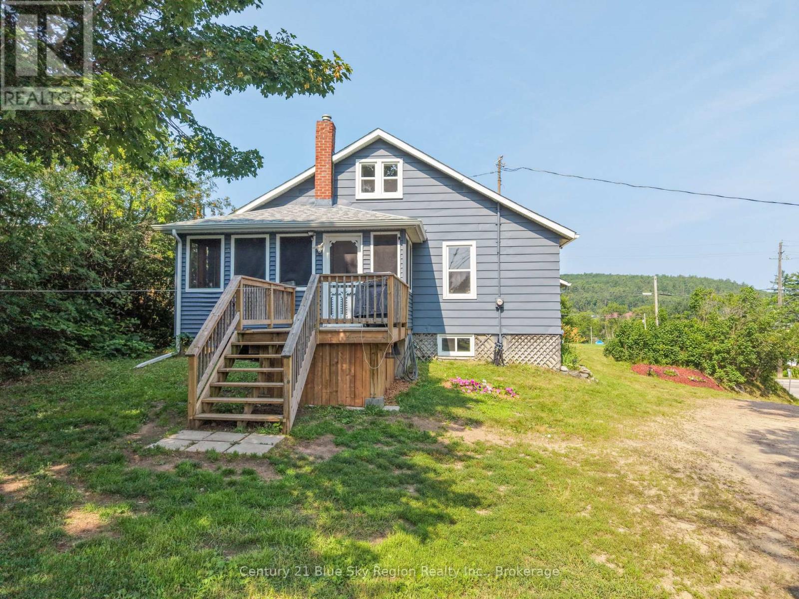421 MCCONNELL STREET - 2