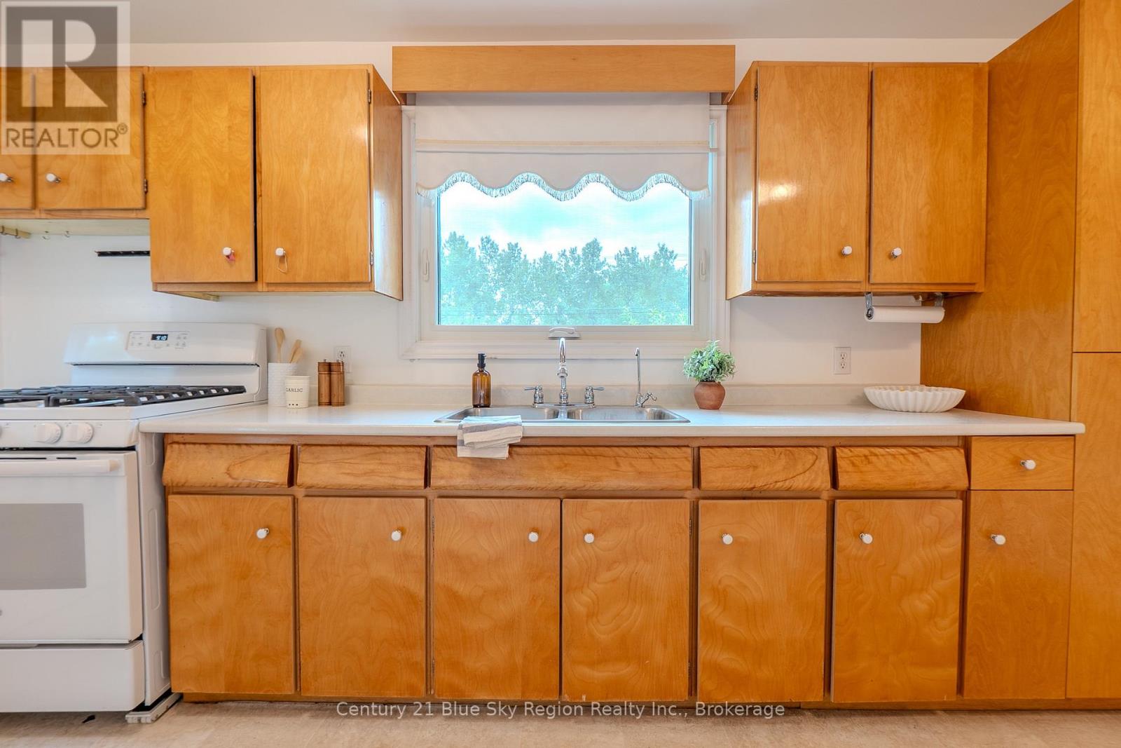 1272 LAKESHORE DRIVE - 13