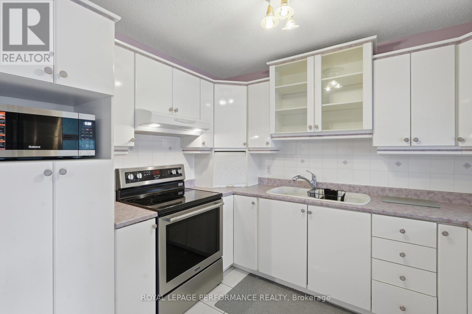 #4 471 SPENCE AVENUE - Image 10