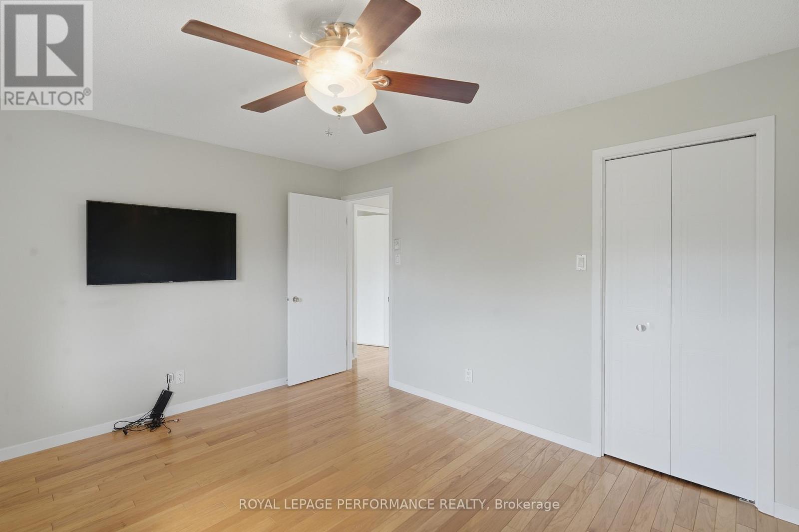 #4 471 SPENCE AVENUE - Image 12