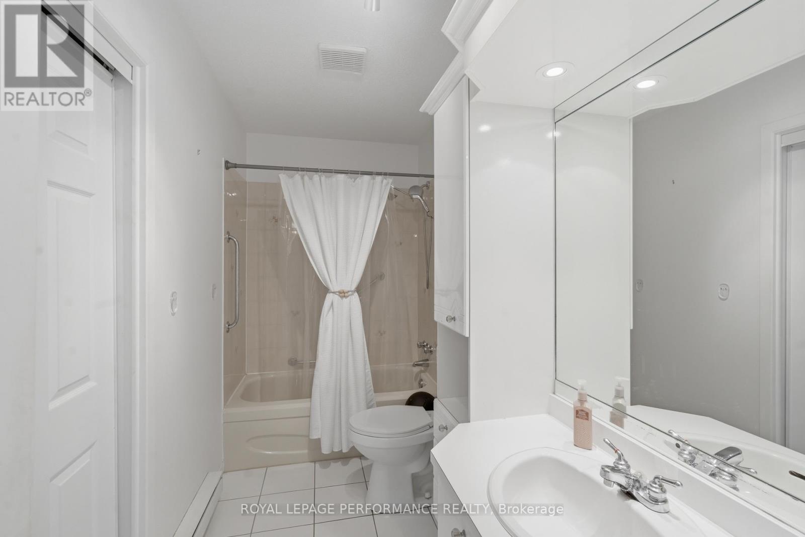#4 471 SPENCE AVENUE - Image 16