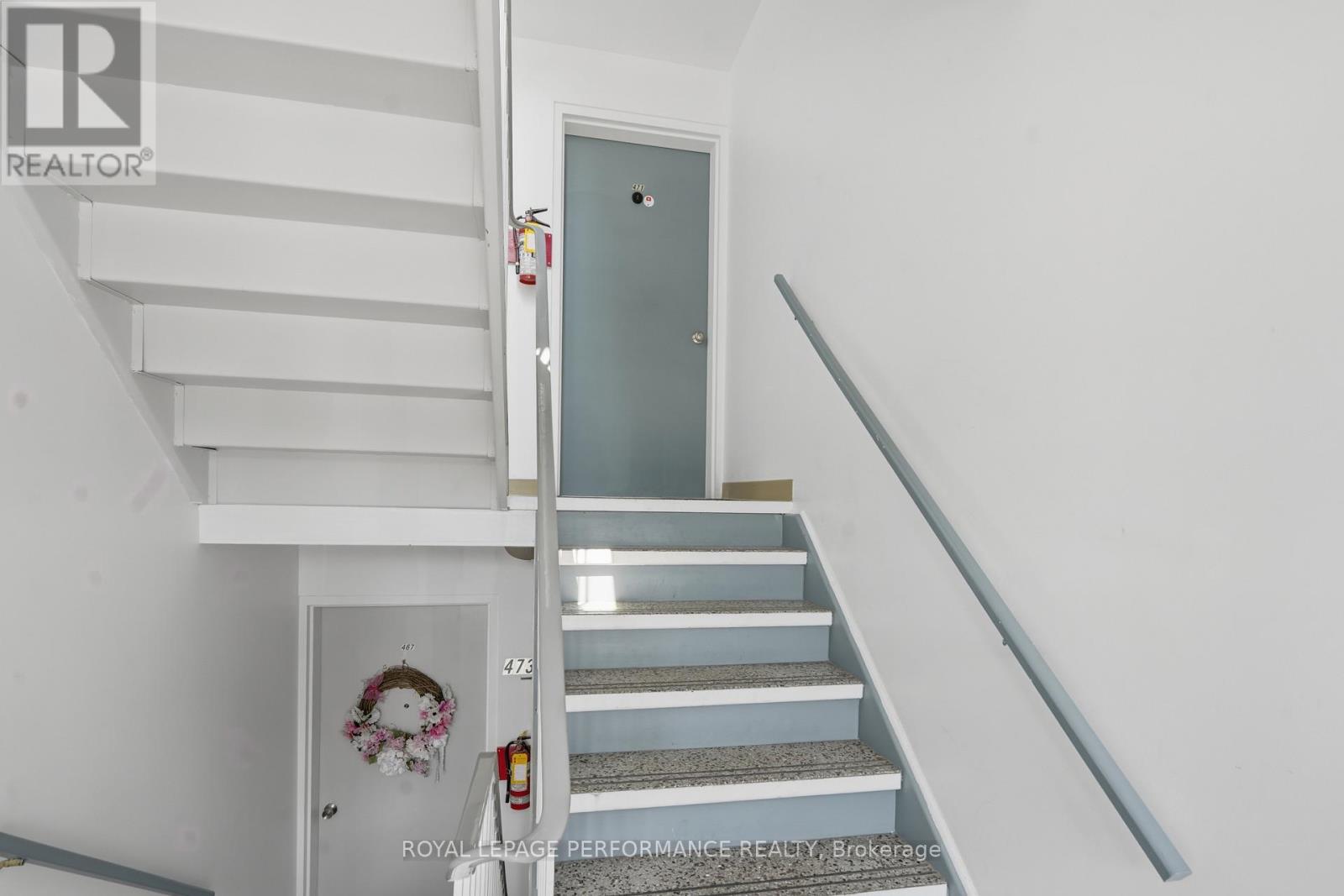 #4 471 SPENCE AVENUE - Image 3