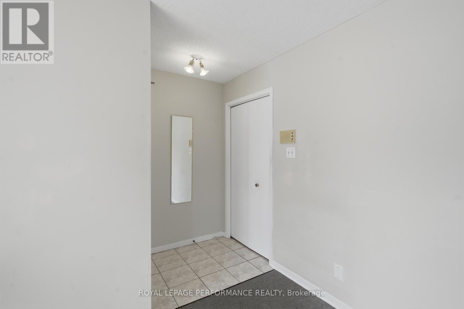 #4 471 SPENCE AVENUE - Image 4