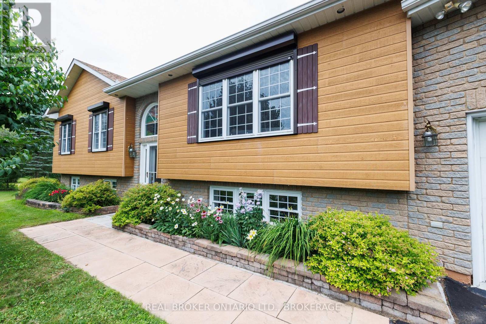 3213 DORNIE ROAD - 2