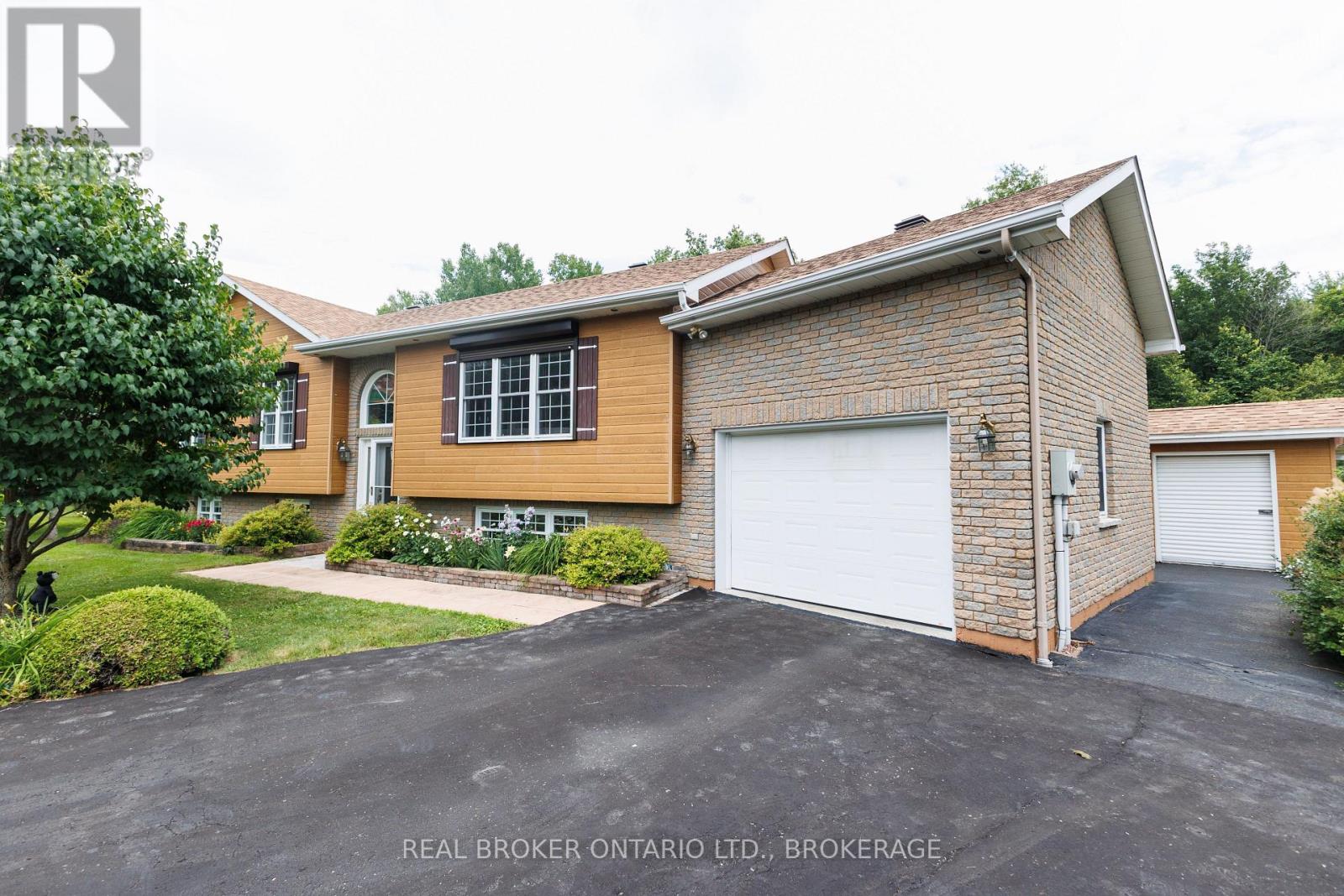 3213 DORNIE ROAD - 3