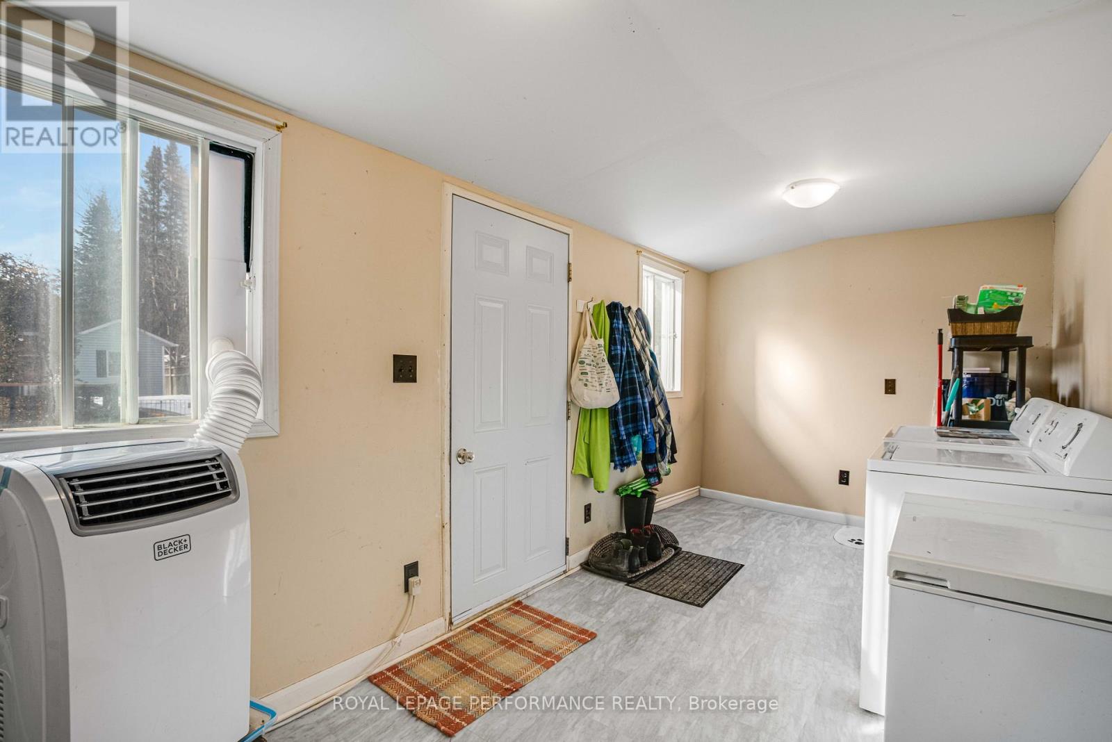 2082 SANDY HILL ROAD - 25