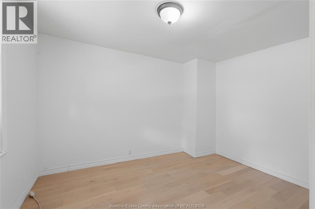 521 BROCK STREET - 11