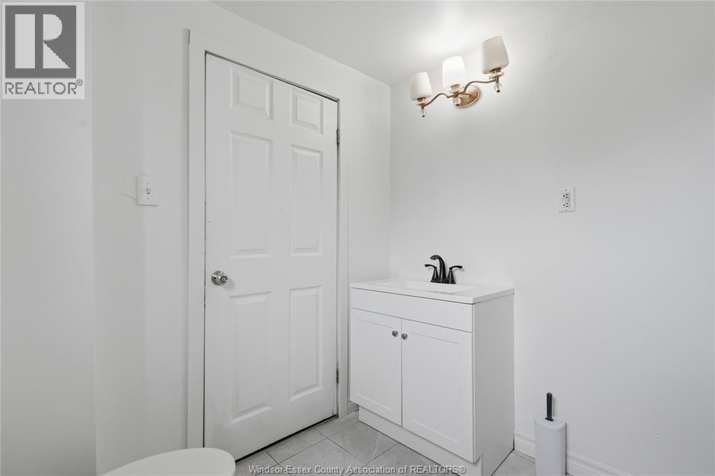 521 BROCK STREET - 13