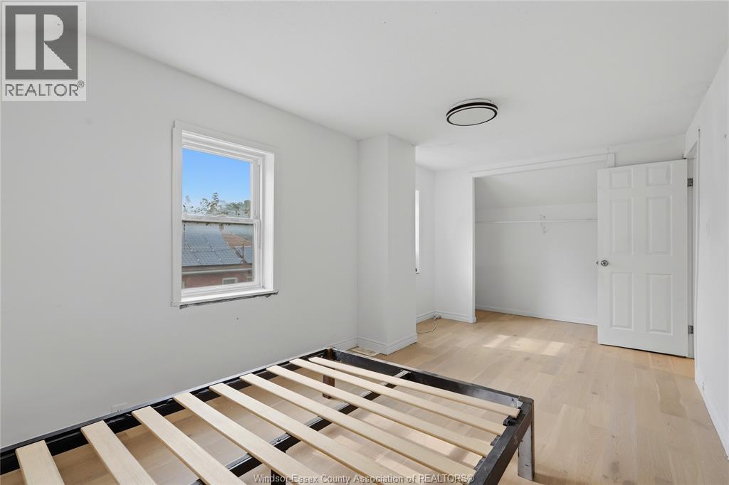 521 BROCK STREET - 15