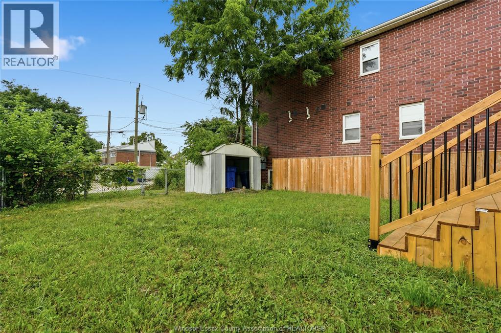 521 BROCK STREET - 21